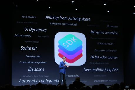  Appleは、60fpsでの動画撮影など、同社がWWDCで強調しなかったiOS 7搭載機能について、スライドでちらりと紹介した。