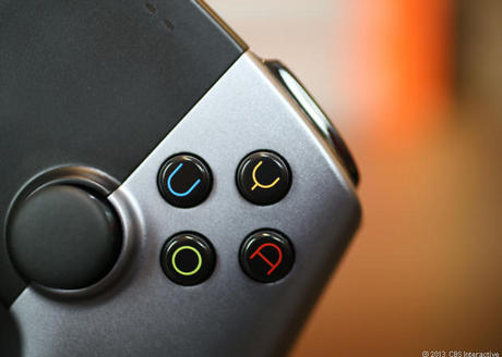 　ボタンはいい感じだ。しかし、Xbox 360のような弾力性はなく、時々戻ってこないことがあるといわれている。