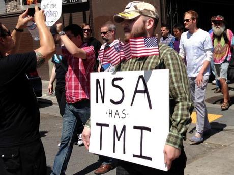 　NSAは独立記念日の抗議集会を見込んで、声明を発表した。「7月4日は、われわれ米国人に、憲法で保障されたすべての米国市民の自由と権利を思い起こさせる日だ。特に言論の自由は、さまざまな種類の抗議行動として行使されることが多い。NSAは、いかなる合法的、平和的な抗議行動にも反対しない。NSAとその職員は、国家と国民を守るべく、日々24時間体制で入念かつ合法的に取り組んでいる」