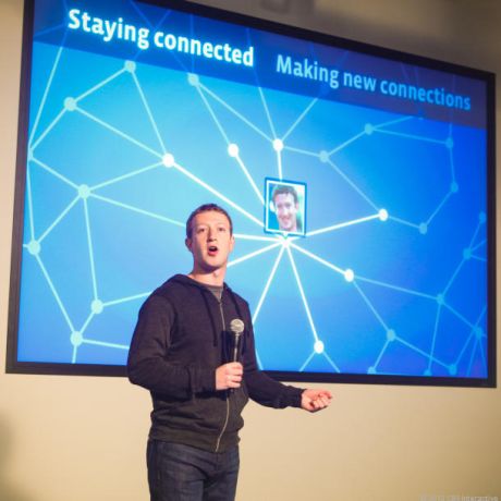 1月、メンローパークのFacebook本社でGraph Searchを披露する同社の最高経営責任者（CEO）Mark Zuckerberg氏。