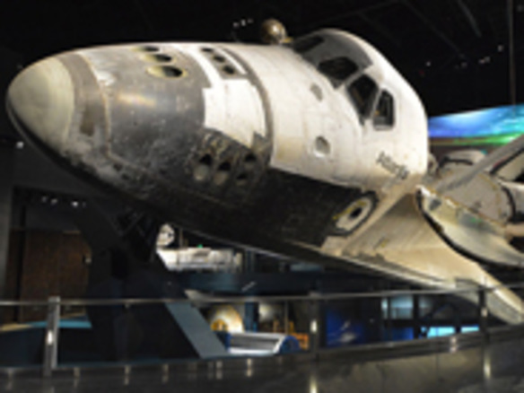  スペースシャトル「アトランティス」--写真で見るケネディ宇宙センターでの展示