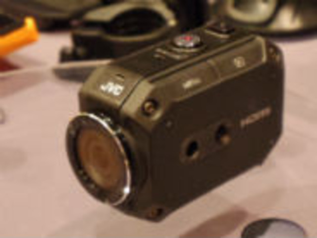 Jvc ウェアラブルカメラ Adixxion が進化 新cmos搭載でハイスピード ハイクオリティ Cnet Japan