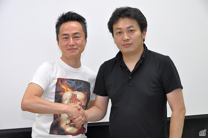 黒川文雄氏（左）と、ユビキタスエンターテインメント代表取締役社長兼CEOの清水亮氏（右）