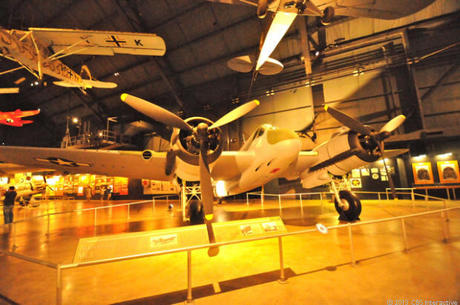 　国立米空軍博物館によると、米国は1943年1月にレーダーを備えた夜間戦闘機中隊を初めて結成したとき、優れた夜間戦闘機を持ち合わせていなかったため、自国で飛行機を生産できるようになるまで英国の「Bristol Beaufighter」を採用したという。