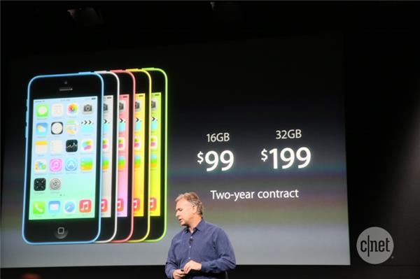 　契約なしで549ドルなので、待ち望まれていた廉価版iPhoneとは言い難い。しかし、契約付きでは16Gバイトモデルが99ドル、32Gバイトモデルが199ドルとなっている。