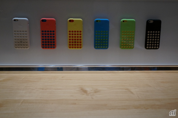 　iPhone 5cの純正ケース。カラーは6種類。国内価格は3080円。