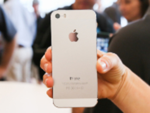 「iPhone 5s」、発売初日の入手は在庫不足で困難か