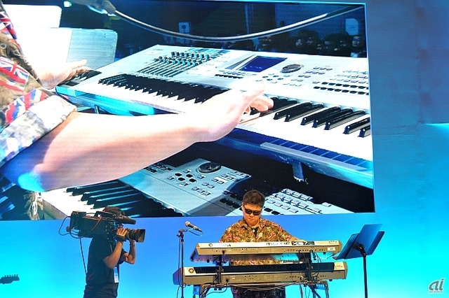 　ガンホーブースでは、ゲームミュージックの作曲や「パズドラＺ」の主題歌などを手掛ける伊藤賢治氏のライブステージが行われた。