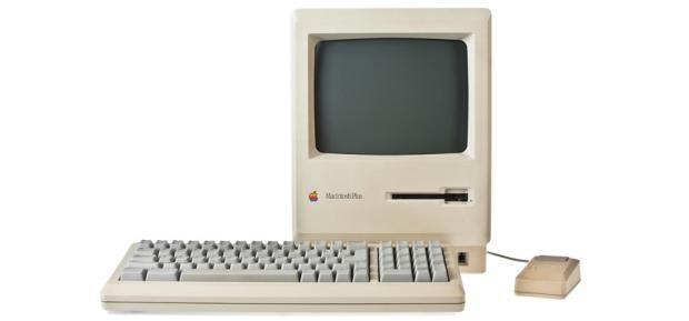 　「Macintosh Plus」はMacintoshシリーズの3番目のモデルで、1986年に小売価格2600ドルで発売された。Macintosh Plusは出荷時に1MバイトのRAMと外部SCSI周辺バスを搭載しており、「System 7」を稼働させることができた。

　「800K」ドライブは、3.5インチ両面フロッピーディスクにより多くのシステムプログラムやアプリケーションを保存でき、さらにデータファイル用のスペースが残った。800Kドライブは、400Kドライブの2倍の速度で動作する。
