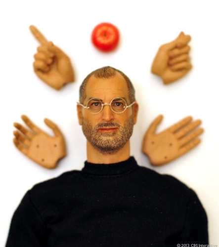 　レジェンド・トイズによる最初のSteve Jobs氏フィギュアは、曲げることが可能な手、めがね、プラスティック製リンゴなどのアクセサリが用意されていた。