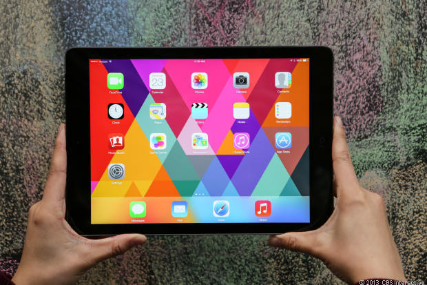 　「iPad Air」の9.7インチディスプレイは見事だ。アスペクト比4：3で2048×1536ピクセル解像度となっている。