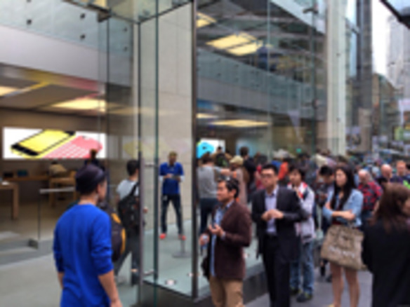 「iPad Air」、海外でも販売開始--写真で見る世界各地のApple Store前の様子