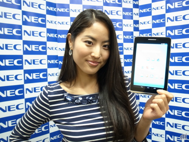 　NECパーソナルコンピュータは11月12日、7型ワイド液晶を搭載した個人向けタブレット「LaVie Tab S」を発表した。11月14日より販売を開始する。