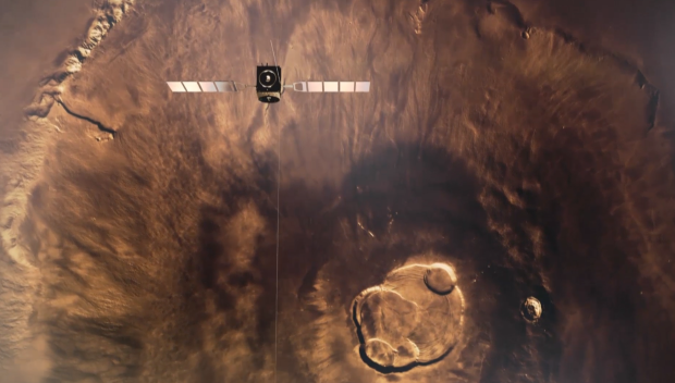 　動画では、Mars Expressが火星のクレーター上空を飛行する様子が示されていた。そうしたクレーターでは水がクレーターの壁を浸食した結果、数多くの地滑りが発生している。クレーターの壁には溝が残り、その下にあるクレーターの底には岩屑が積み重なっている。