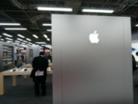 秋葉原ヨドバシカメラの「Appleショップ」、Apple Store風の新デザインにリニューアル