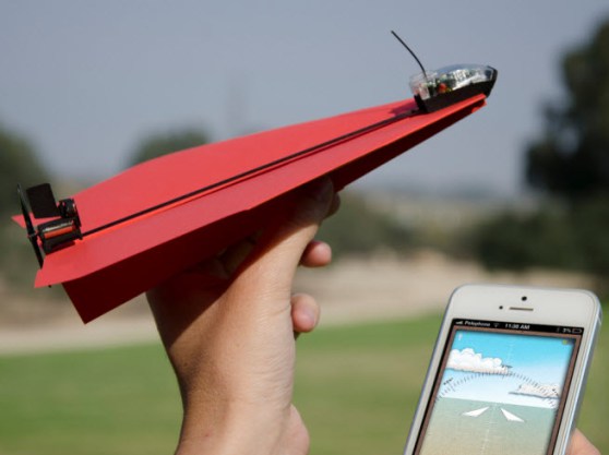 Iphone で紙飛行機を操縦できるキット Kickstarterで資金調達 Cnet Japan