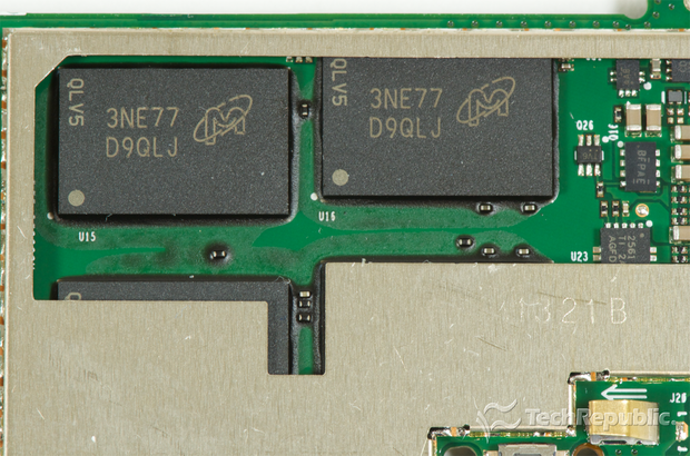 　Micron Technology製2GバイトDDR3 SDRAM（「3NE77 D9GLJ QLV5」）。