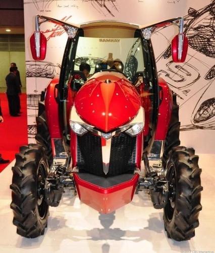 　同じくKEN OKUYAMA DESIGNが展示したトラクター。この「YT01 Advanced Tractor」は、ディーゼルエンジンメーカーのヤンマー向けに制作された。