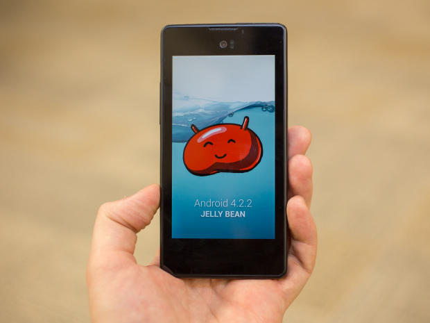 　少しだけ古い「Android 4.2.2 Jelly Bean」を搭載。