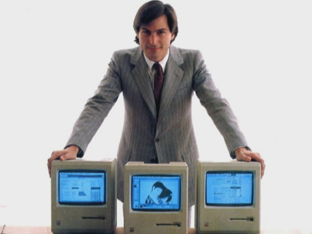 　「Macintosh」とSteve Jobs氏。