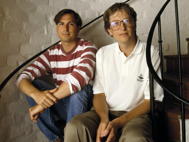 　ライバル関係の2人。1991年、カリフォルニア州サンノゼでのポートレートセッションで撮影された若かりし頃のJobs氏とMicrosoft共同創設者のBill Gates氏の写真。