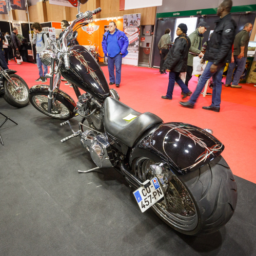 　Knievel Cyclesの「Patriot 300 Chopper」は、後輪タイヤが非常に幅広く、少なくとも欧州では4万5100ドルの値札がついている。