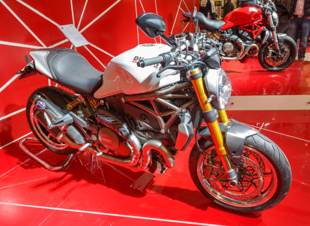 　Ducatiの「Monster 1200 S」は、巨大な1198ccエンジンを搭載しており、価格は約2万1900ドルだ。