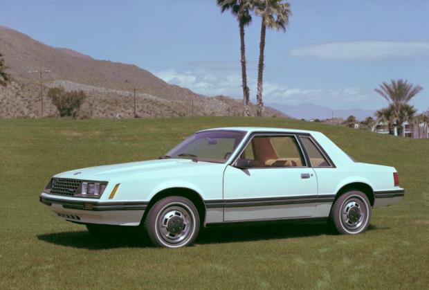 　1979年型では、FordはMustangのプラットフォームを刷新し、デザインも進化させたが、小型クーペというコンセプトは維持した。基本モデルでは従来通り4気筒エンジンが採用されたが、Fordはその後ターボ4気筒エンジンのオプションも追加した。