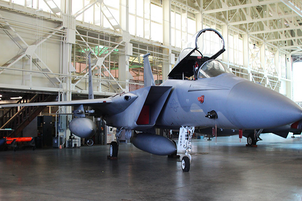 　新しい戦闘機ほど、大型化しているように思える。これは凶暴そうな外観の「F-15」だ。