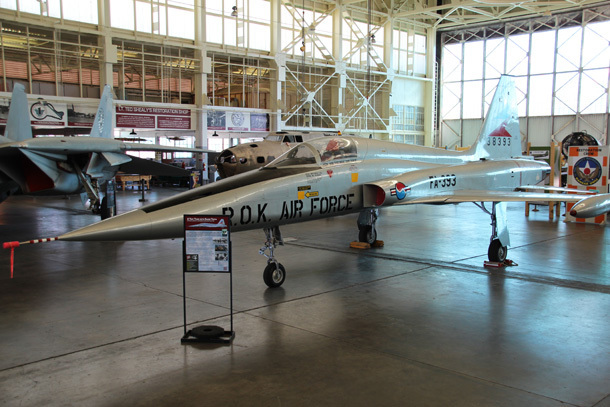 　Chuck Yeager氏は、この航空機の後継モデルで外観がほとんど同じ「F-20」が好きだった。