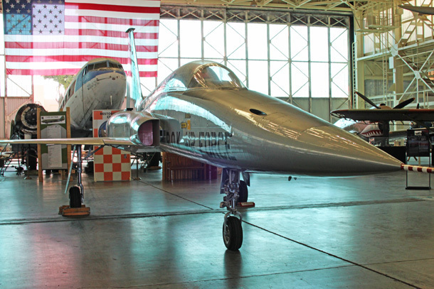 　小型の「Northrop F-5」。この時代の戦闘機のほとんどは（F-15やF-14のように）巨大だが、F-5はかなり小さい。