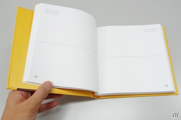 　LINEのキャラクターなどは描かれていない、シンプルな日記帳でした。