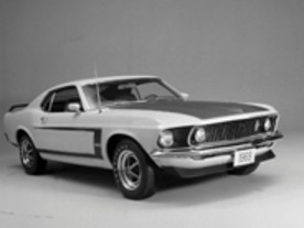 フォード「Mustang」--デザインの変遷を写真で振り返る