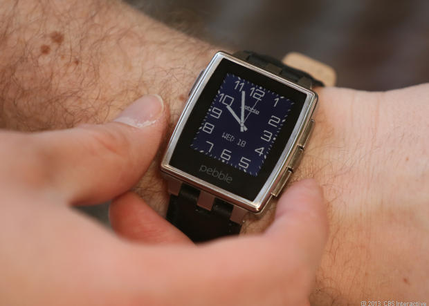 　ディスプレイは、本物のアナログ腕時計の文字盤にしか見えない場合もある。