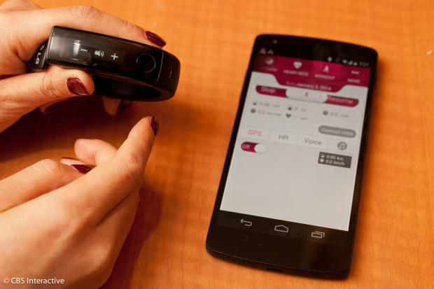 　CES 2014では、LGの新しいウェアラブルフィットネストラッカー「Lifeband Touch」が発表された。

関連記事：LG、「Lifeband Touch」「Heart Rate Earphones」を発表--同社初フィットネスウェアラブル