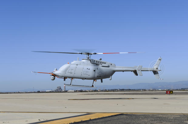 　米海軍の最新の無人航空機「MQ-8C Fire Scout」の作戦任務は2014年に開始される可能性が高そうだ。製造元のNorthrop Grummanによると、「Bell 407」ヘリコプターをベースとするMQ-8Cは、旧世代の「MQ-8B Fire Scout」の「2倍以上の航続時間と3倍のペイロード」を実現するという。MQ-8Bは数年にわたる運用テストにおいて、アフガニスタンや、ソマリア周辺で任務を遂行した。MQ-8Cの初号機の飛行テストは2013年10月に始まった。11月には、2機目の機体が海軍に納入されている。Northrop Grummanは現在の契約の下で、計14機を製造する予定だ。