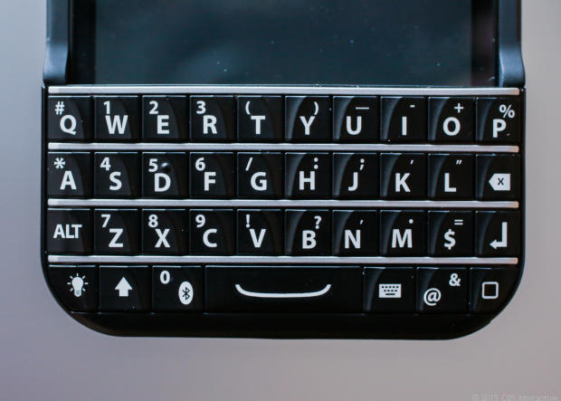 　キーボードは、キーに傾斜が付いているところまでルック＆フィールがBlackBerryと似ている。