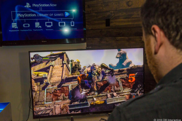 　ソニーは「PlayStation 4」（PS4）を発表したとき、発売後に追加されるクラウドベースのストリーミングゲームコンポーネントについて、いくつか曖昧な約束をした。そのコンポーネントは、同社が2012年のGaikai買収で手に入れたテクノロジを使用する。ソニーはCES 2014で一部の詳細を明かし始めた。「PlayStation Now」は2014年中ごろに提供が開始され、「PlayStation 3」（PS3）やPS4、「PlayStation Vita」にストリーミングゲームをリアルタイムで提供する予定だ。その後、ほかのソニー製ハードウェア（テレビなど）でも同サービスの利用が可能になり、最終的には、ソニー以外のメーカーのハードウェア（「iPad」の名前が出た）にも拡大されるという。現時点で、価格や具体的なタイトルは不明だが、われわれはPlayStation Nowのデモを体験した後、もっと多くを知りたいと感じた（同サービスを利用したい人は、自分のブロードバンドインターネットサービスが高速であることを確認した方がいい）。

関連記事：ソニーの「PlayStation Now」、プレイした感想と今分かっていること
