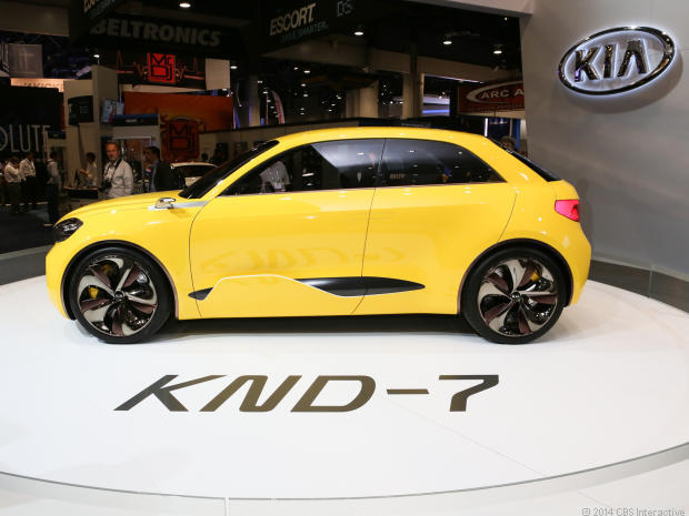 　Kia Motors（起亜自動車） のコンセプトカー「KND-7」は、このCESで北米デビューを飾った。Kiaの未来のエクステリアとダッシュボードのデザインを示している。 
