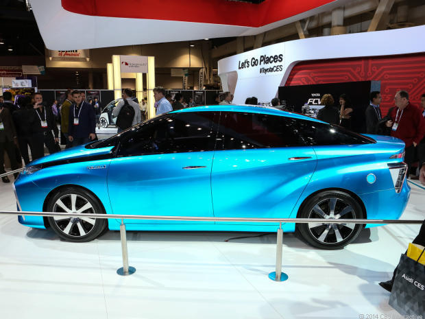 　トヨタからの本当に重要な発表は、同社が早ければ2015年には燃料電池車を実用化するという意思表明だった。 