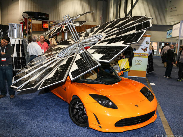 　この「Tesla Roadster」に何が起きているのかは、われわれにもよく分からない。 