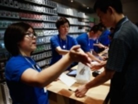 China Mobileでの「iPhone」提供、好スタート--クックCEOが明らかに