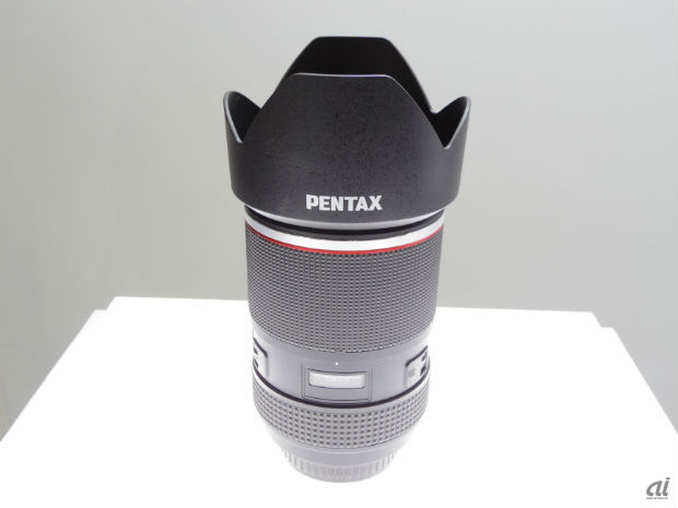 　「PENTAX 645D 2014」（仮称）とあわせて参考出品されていた、645マウントの交換レンズ。超広角ズームレンズで、デジタル画像の特性に最適化した最新の光学設計を採用するという。こちらの発売時期は未定としていた。