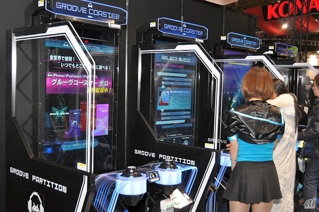 　タイトーも出展。稼働中の音楽体感アトラクションゲーム「グルーヴコースター」。会場では新曲が先行でプレイ可能。