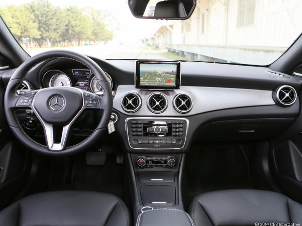 　運転席に使われている上質な素材により、CLA250がMercedes-Benz製車両であることを感じさせる。