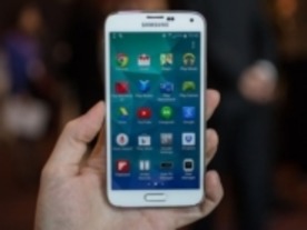 サムスン「Galaxy S5」を「iPhone 5s」「G Pro 2」と比較