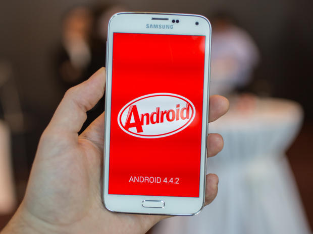 　S5はもちろん、最新バージョンの「Android 4.4.2」（開発コード名「KitKat」）を搭載している。