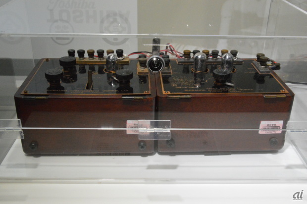 　大正14年（1925年）に登場したラジオ受信機。芝浦製作所によるもの。