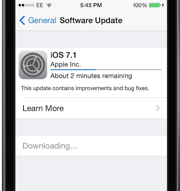 UPDATE　Appleが、「iPhone」および「iPad」向けモバイルソフトウェアの最新版「iOS 7.1」をリリースした。同ソフトウェアは米国時間3月10日、大幅に刷新された「iOS 7」がリリースされてからあと1週間で6カ月というタイミングで、ダウンロード提供が開始された。

　ここでは、「iOS 7.1」の新機能など、バグの修正やユーザーインターフェースの改良を含めて画像で紹介する。

関連記事：アップル、「iOS 7.1」をリリース--「CarPlay」対応、「Touch ID」改善など