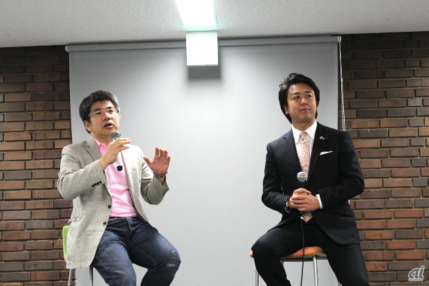 ケンコーコム代表取締役社長の後藤玄利氏（左）と福岡市市長の高島宗一郎氏（右）